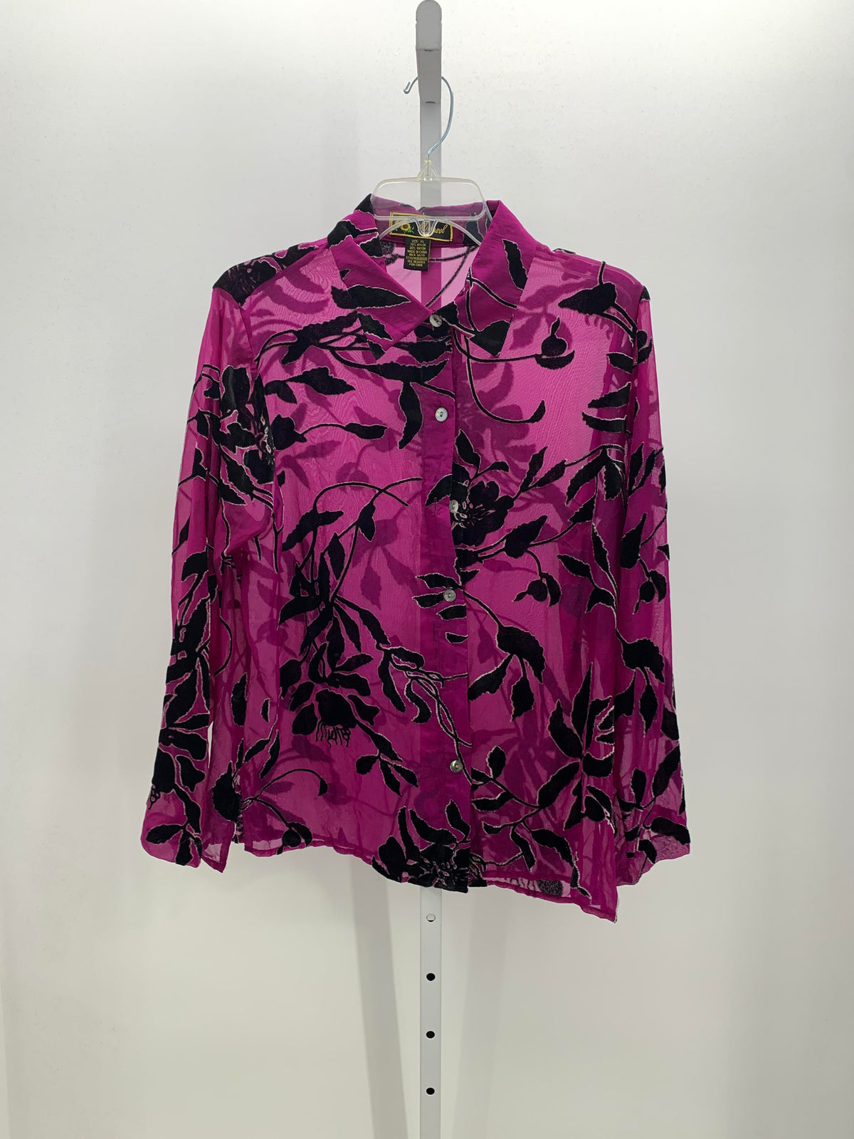 Size Extra Large Misses Long Sleeve Shirt