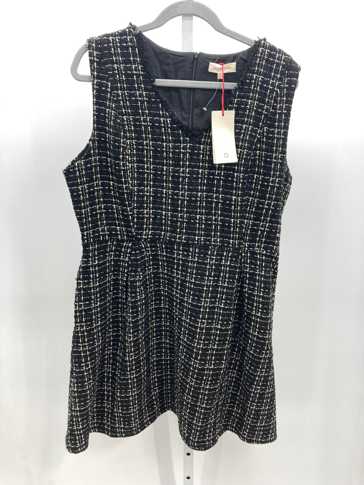 Solitare Size 14 Misses Sleeveless Dress