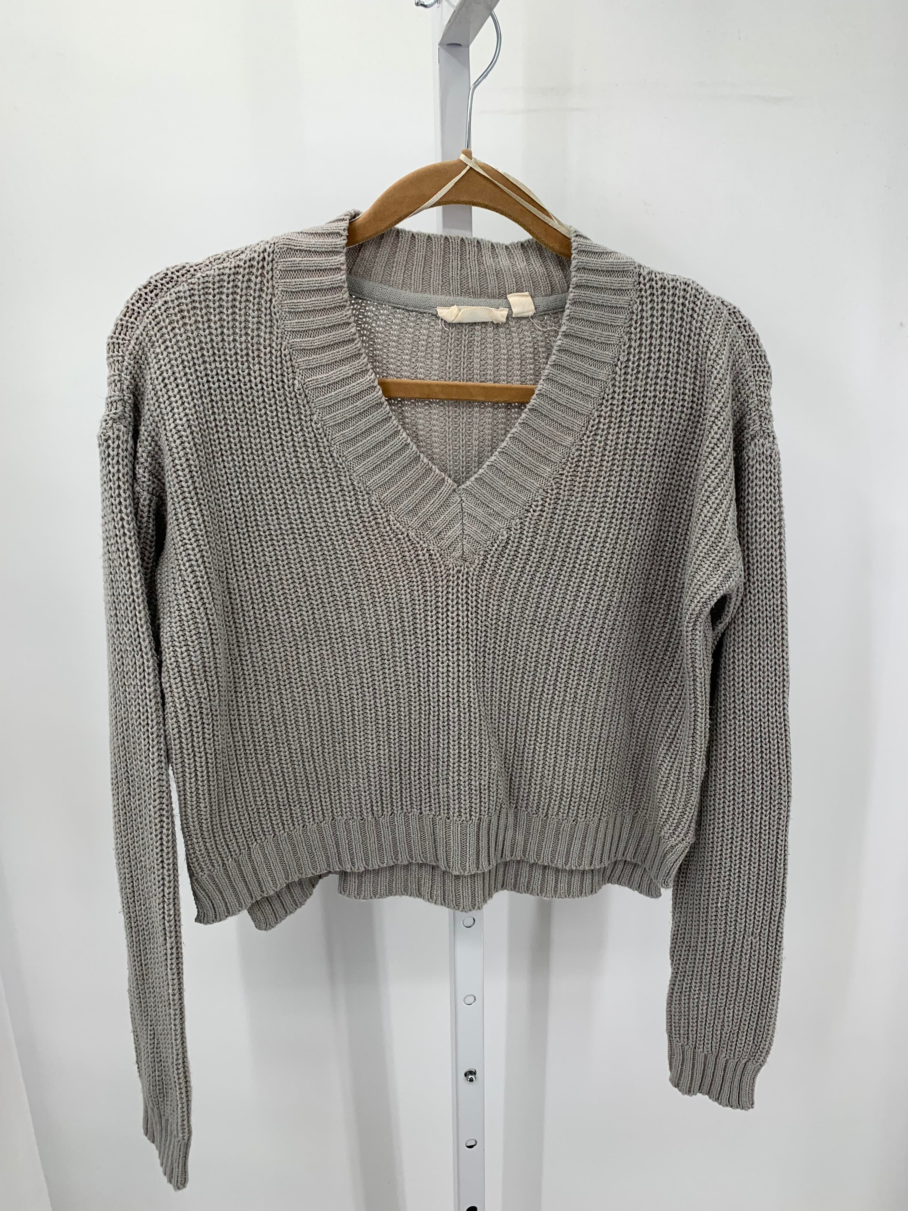 Size Medium Juniors Long Sleeve Sweater