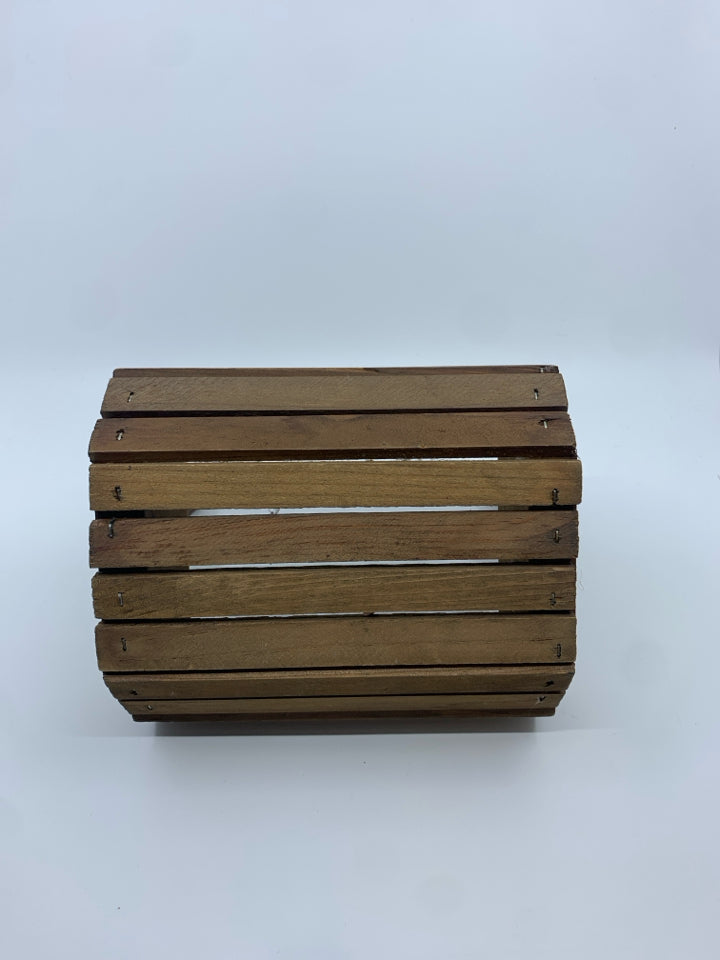 SMALL WOOD CRATE BASKET.