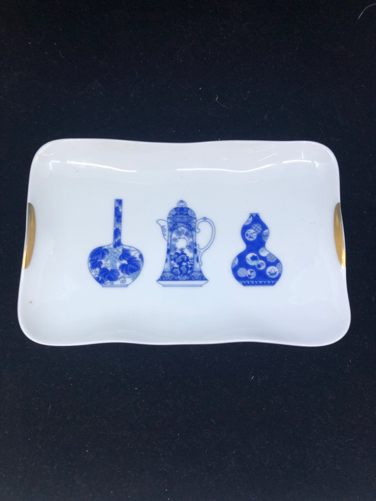 BLUE AND WHITE VASE RECTANGLE TRAY.