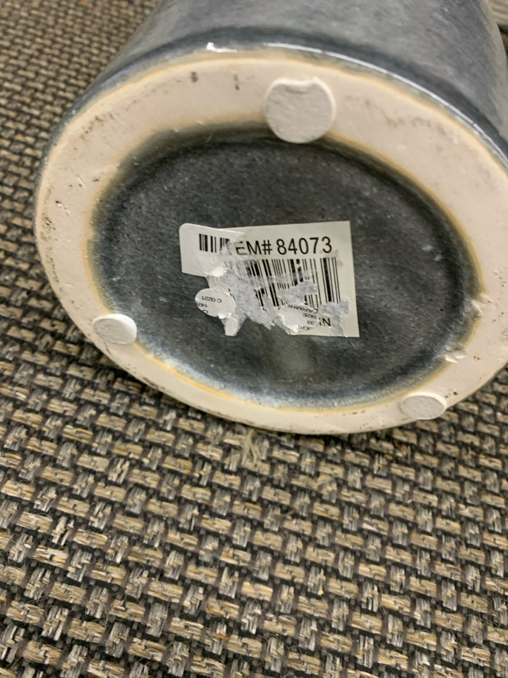 SM DISTRESSED GRAY CERAMIC VASE.