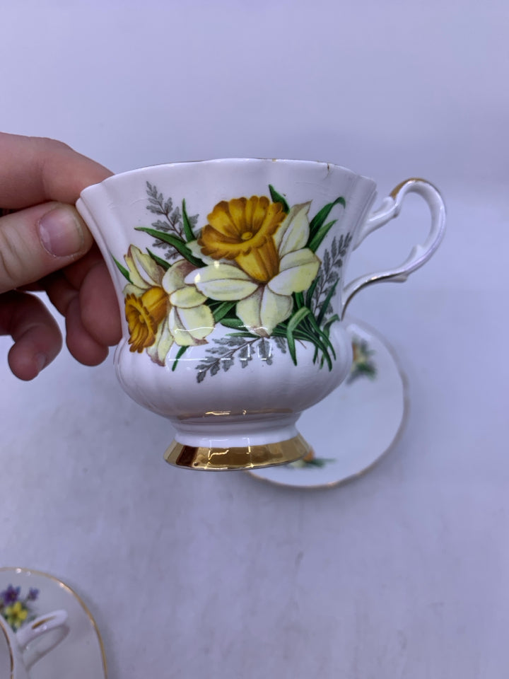 VTG WHITE W/ YELLOW FLOWERS GOLD RIM ROYAL LONDON.