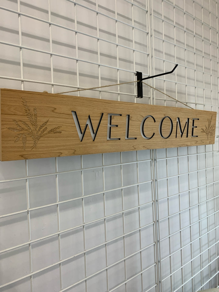 NWT ETCHED WELCOME WOOD SIGN.