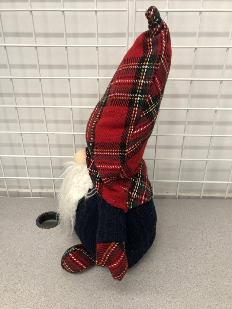 LG PLAID HAT PLUSH GNOME.