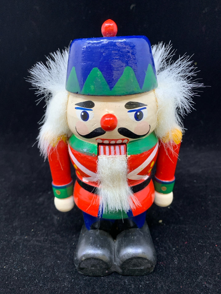 NUTCRACKER W WHITE HAIR.