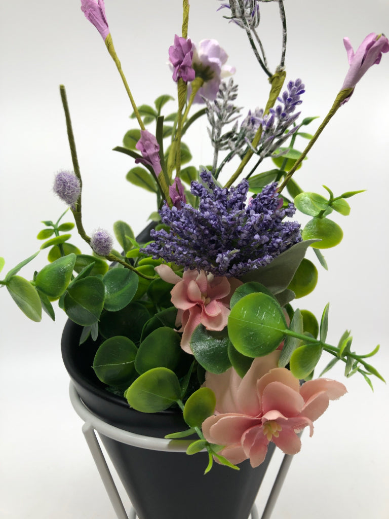 FAUX FLORALS IN STANDING PLANTER.