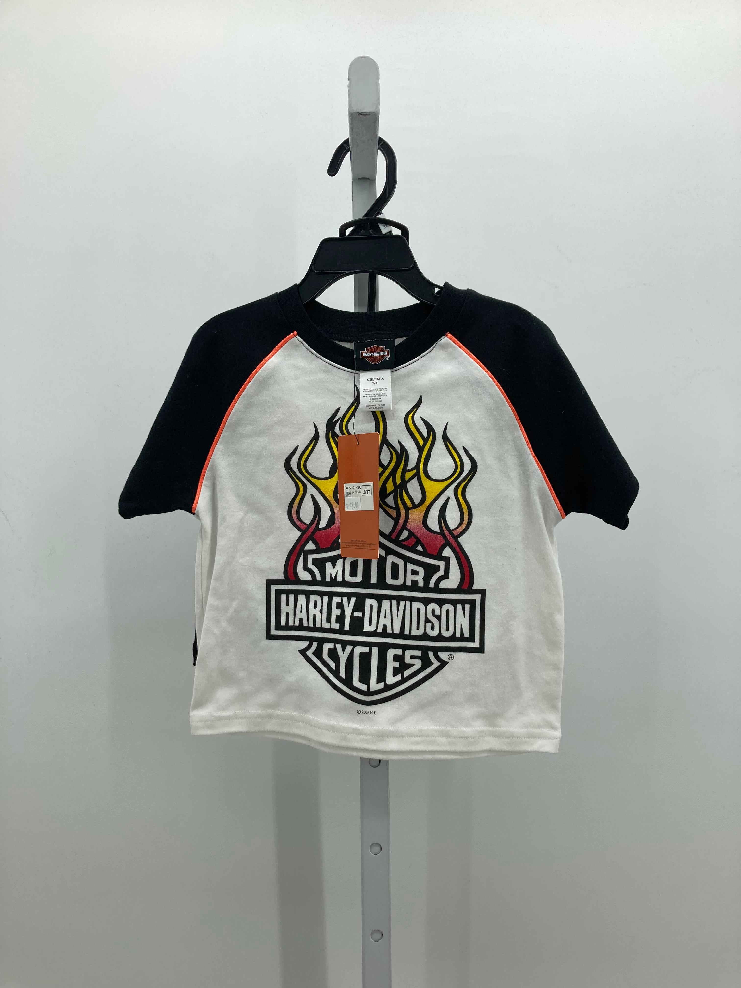 NEW GRAPHIC SHIRT AND SHORTS