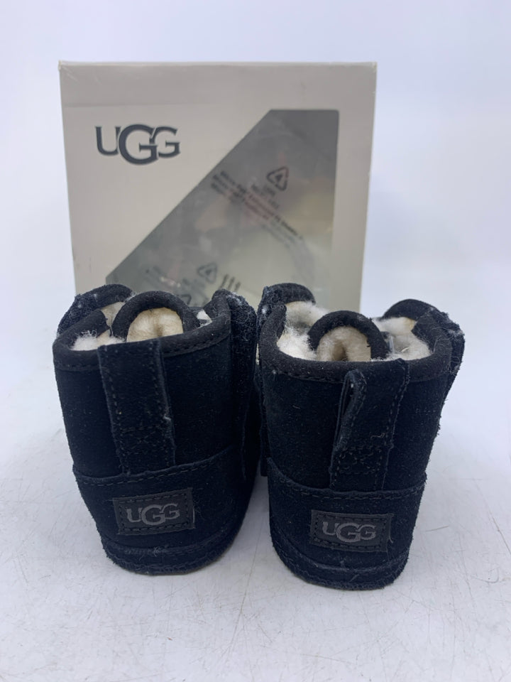 UGG Size 4-5 Soft Shoes