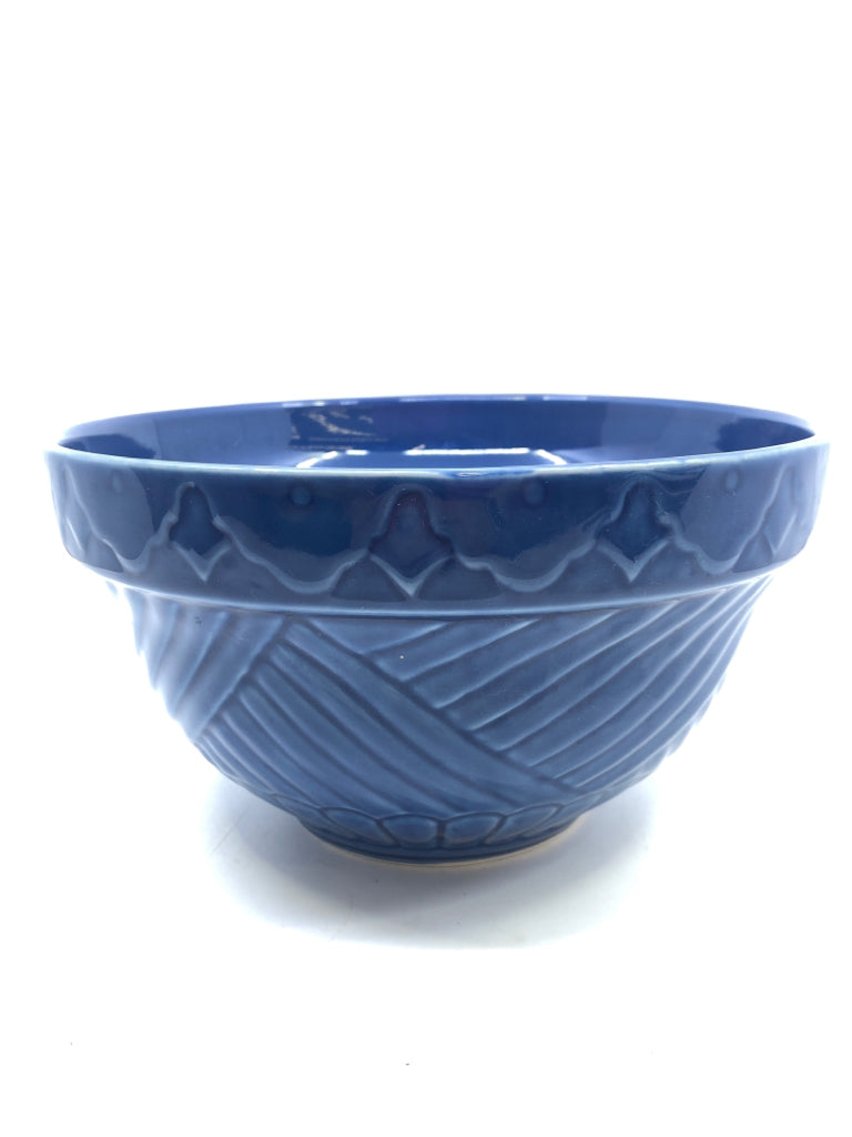 BLUE CERAMIC MIXING BOWL, EMBOSSED LINES DETAIL.