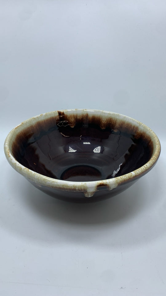 VTG BROWN DRIP GLAZE POTTERY BOWL W/CREAM EDGE.