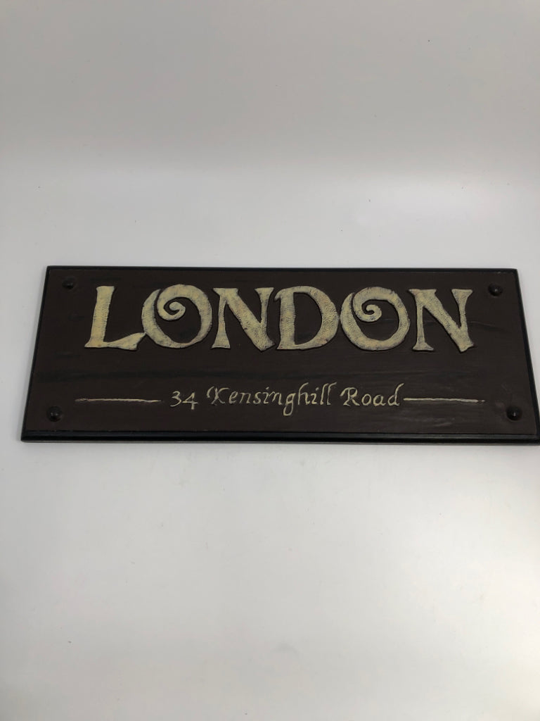 LONDON WOOD WALL SIGN.