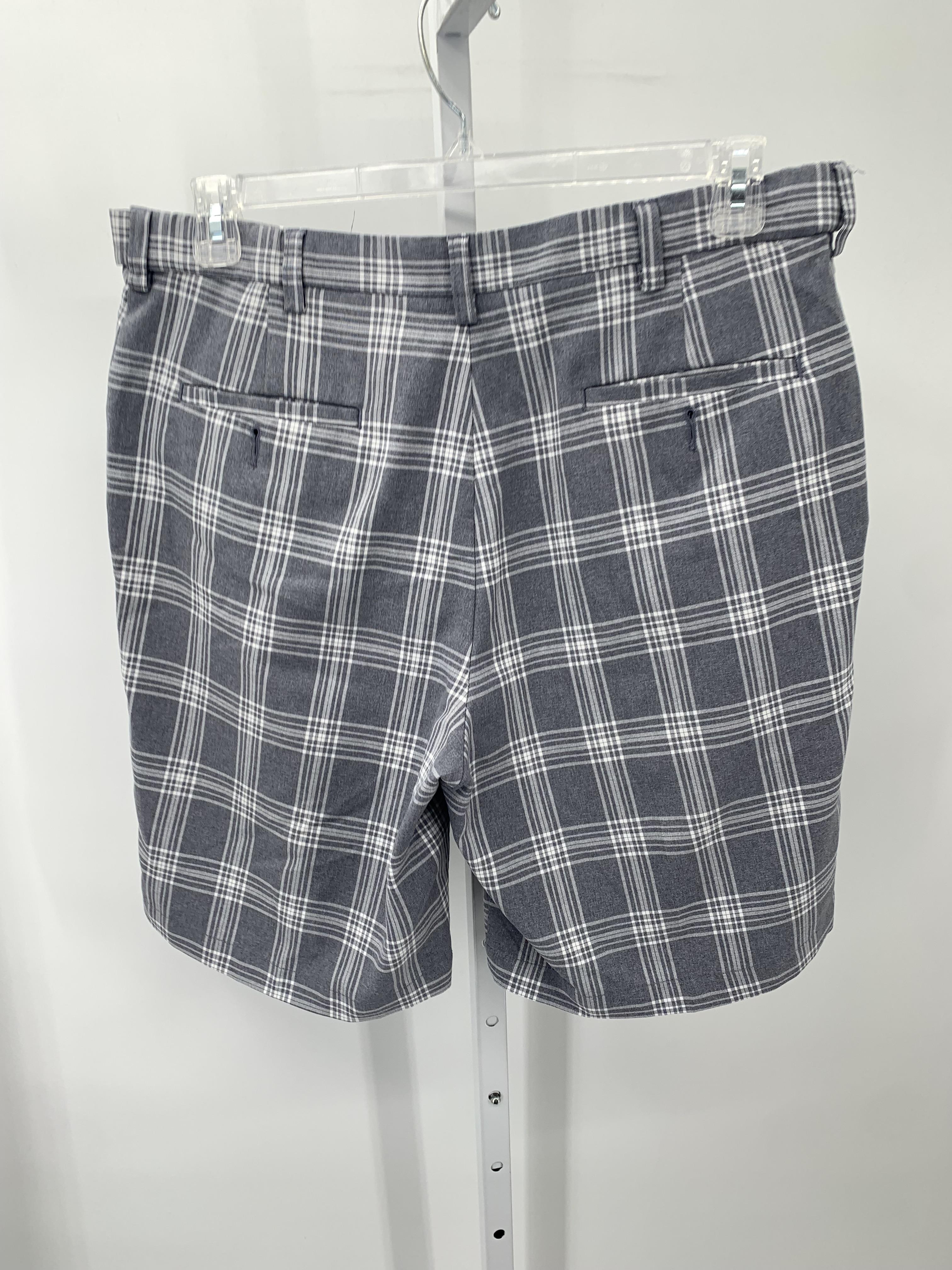 WHITE PLAID SHORTS.