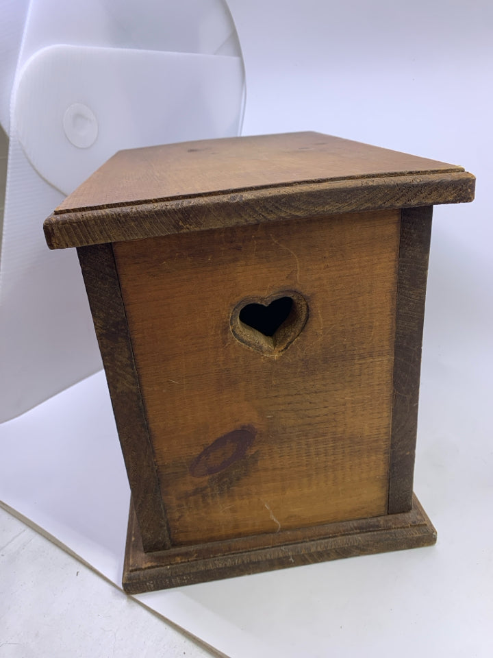 DARK WOOD BREAD/ STORAGE BOX W HEART DETAIL.