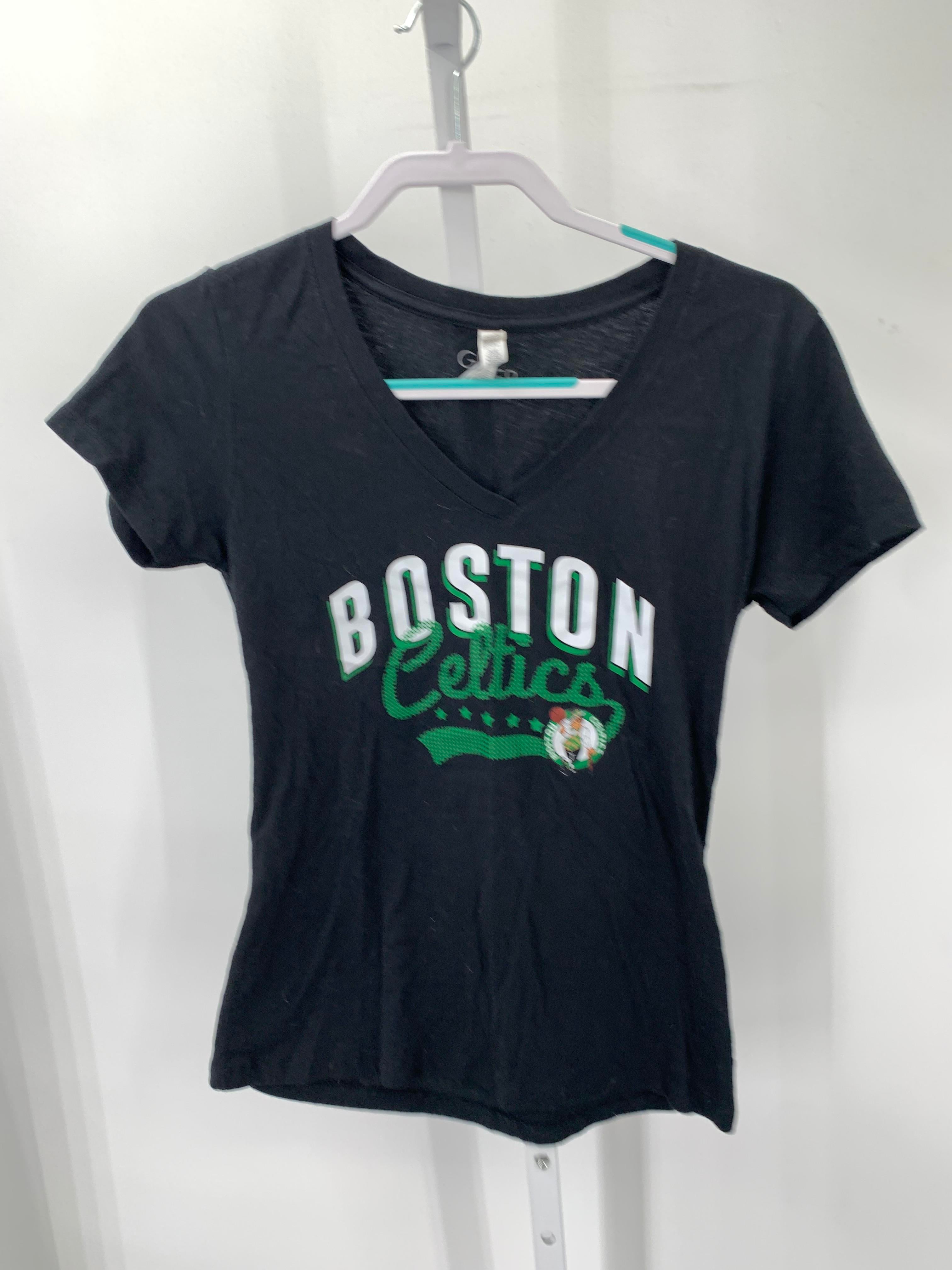 G-III Sports Size Large Misses Short Sleeve Shirt