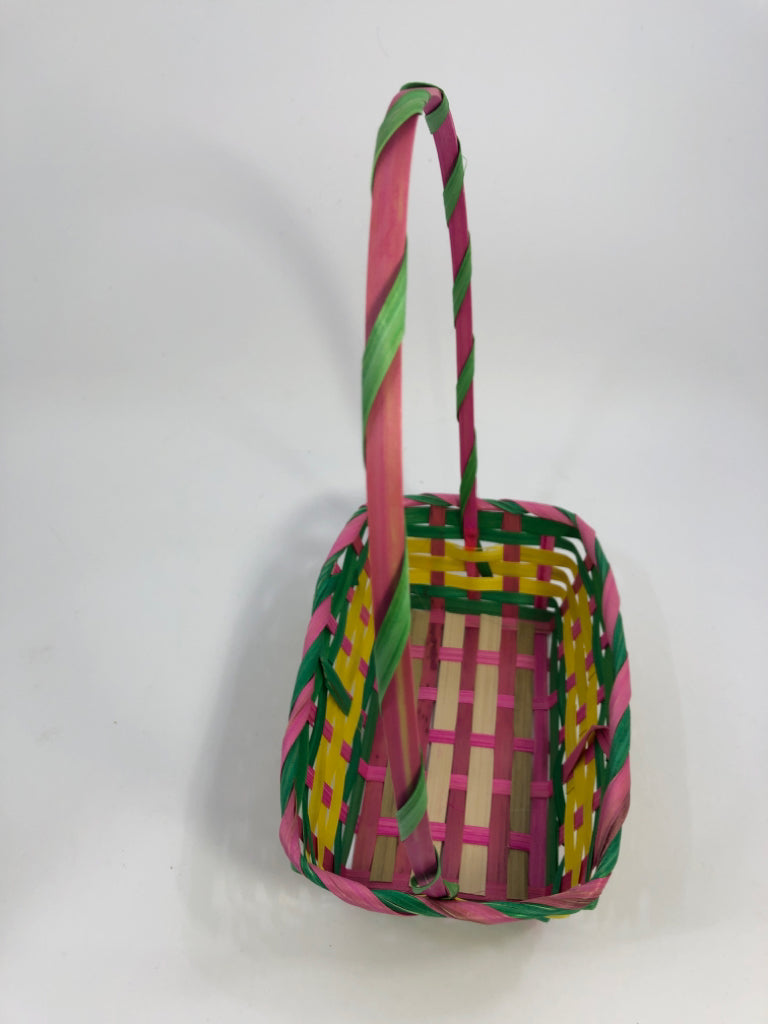 COLORFUL WICKER BASKET.