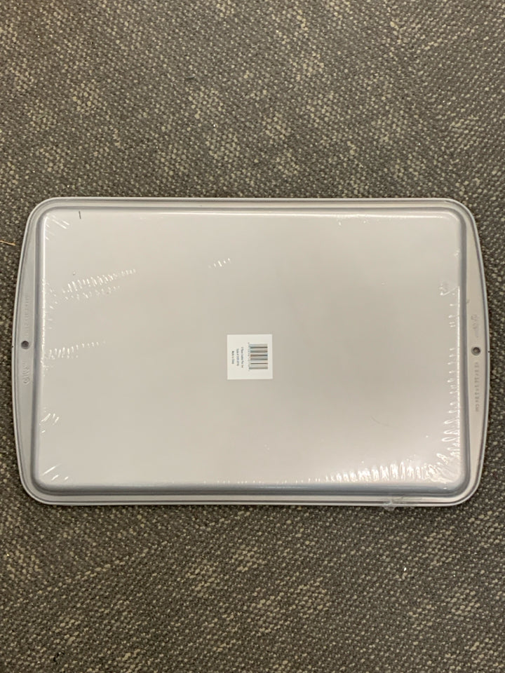 2 SHEET PAN SET.