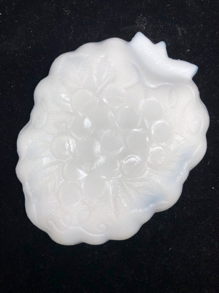 VTG MILK GLASS RASPBERRY BOWL.