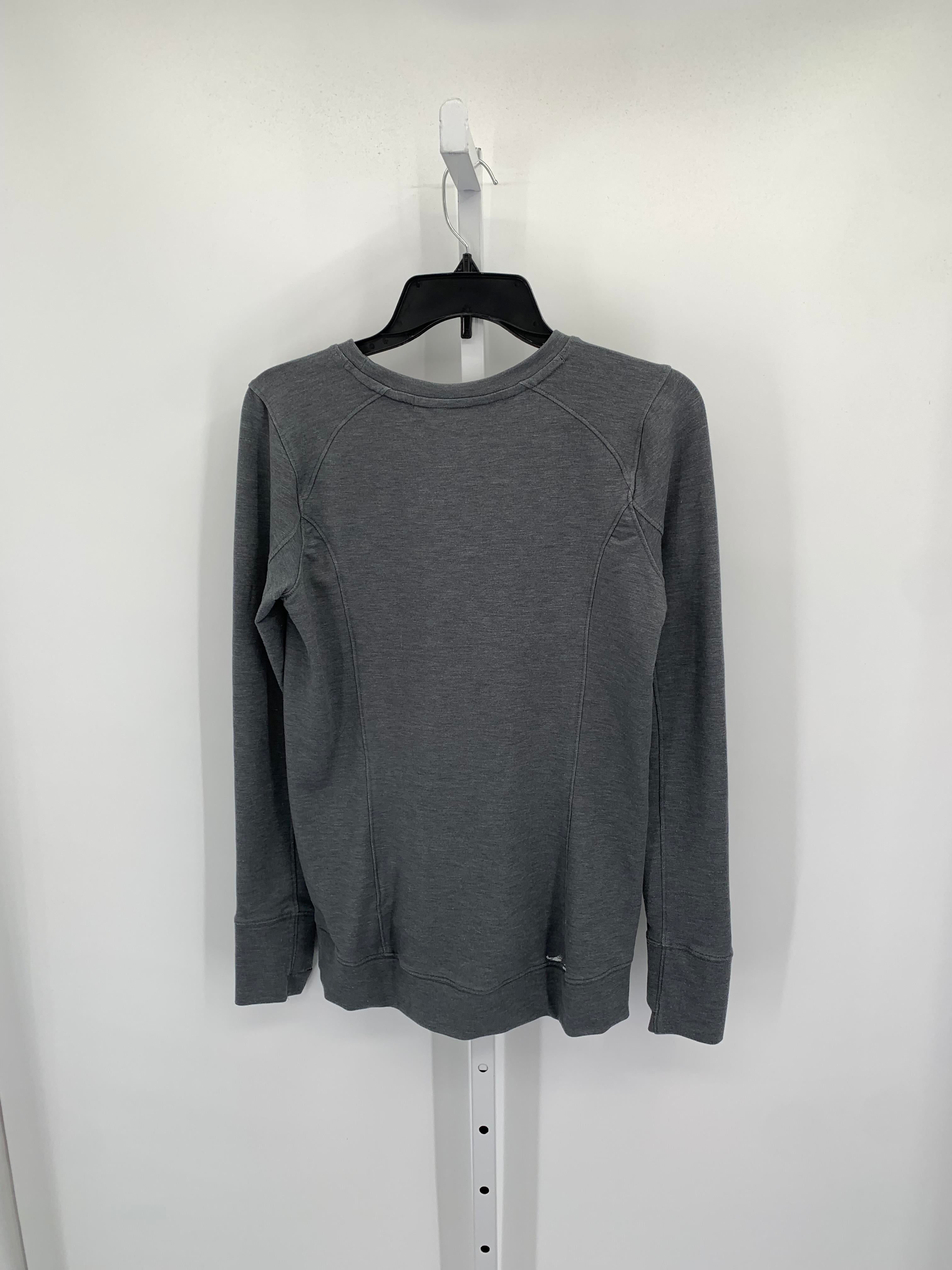 Under Armour Size Small Misses Long Sleeve Shirt