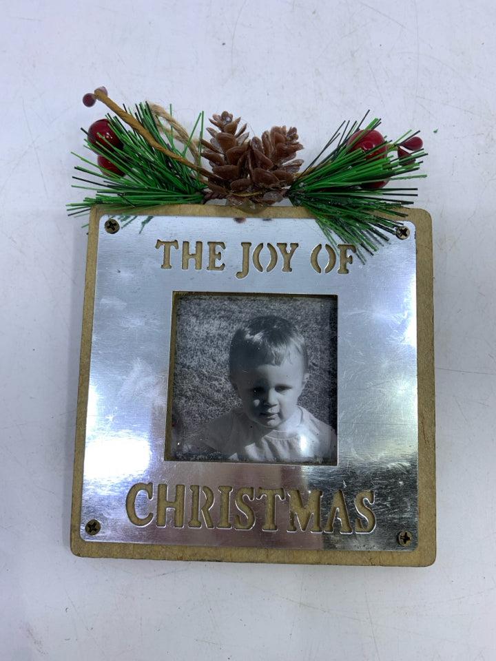 WOOD/METAL "THE JOY OF CHRISTMAS" PICTURE ORNAMENT.