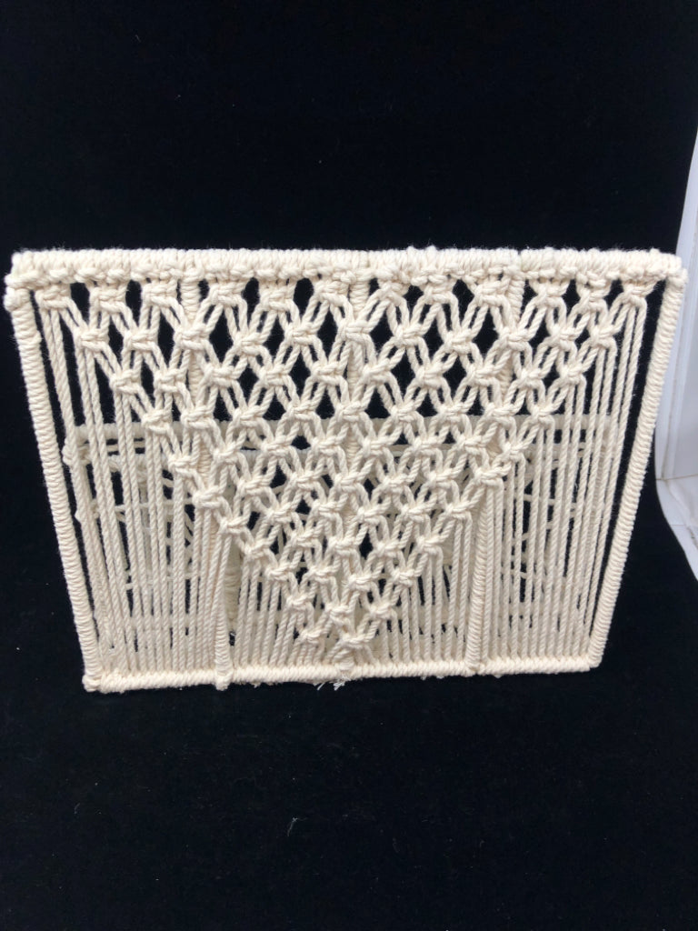 WHITE MACRAME 2 SLOT MAIL FILE.