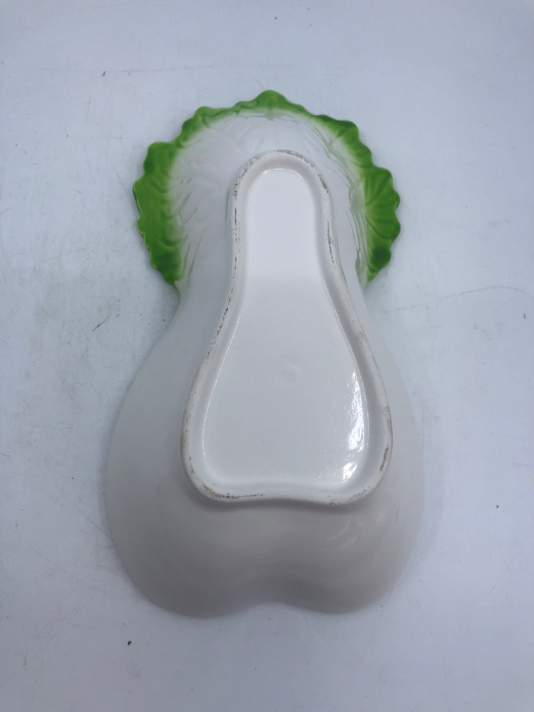 CERAMIC CELERY SHAPED BOWL.