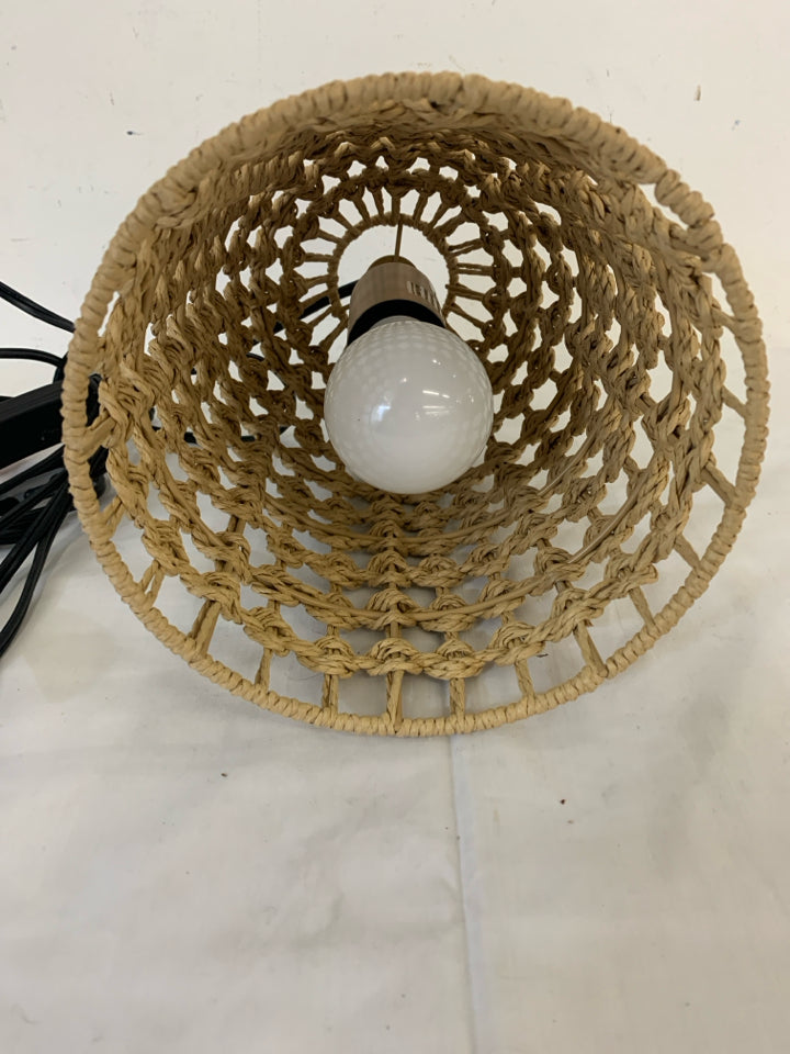 BLONDE WOVEN HANGING LAMP.