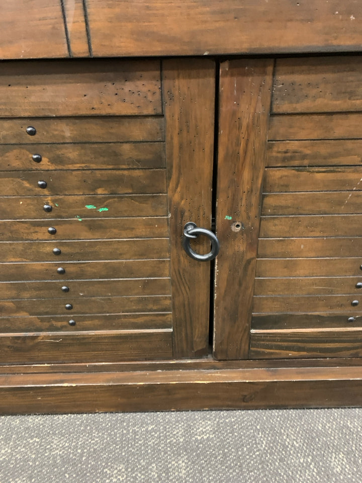 DARK WOOD TV CABINET W SHELF AND BOTTOM CABINET.