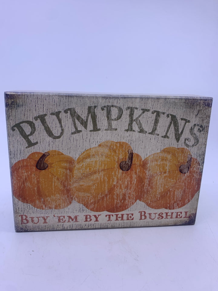 WOOD PUMPKINS BLOCK WALL ART.