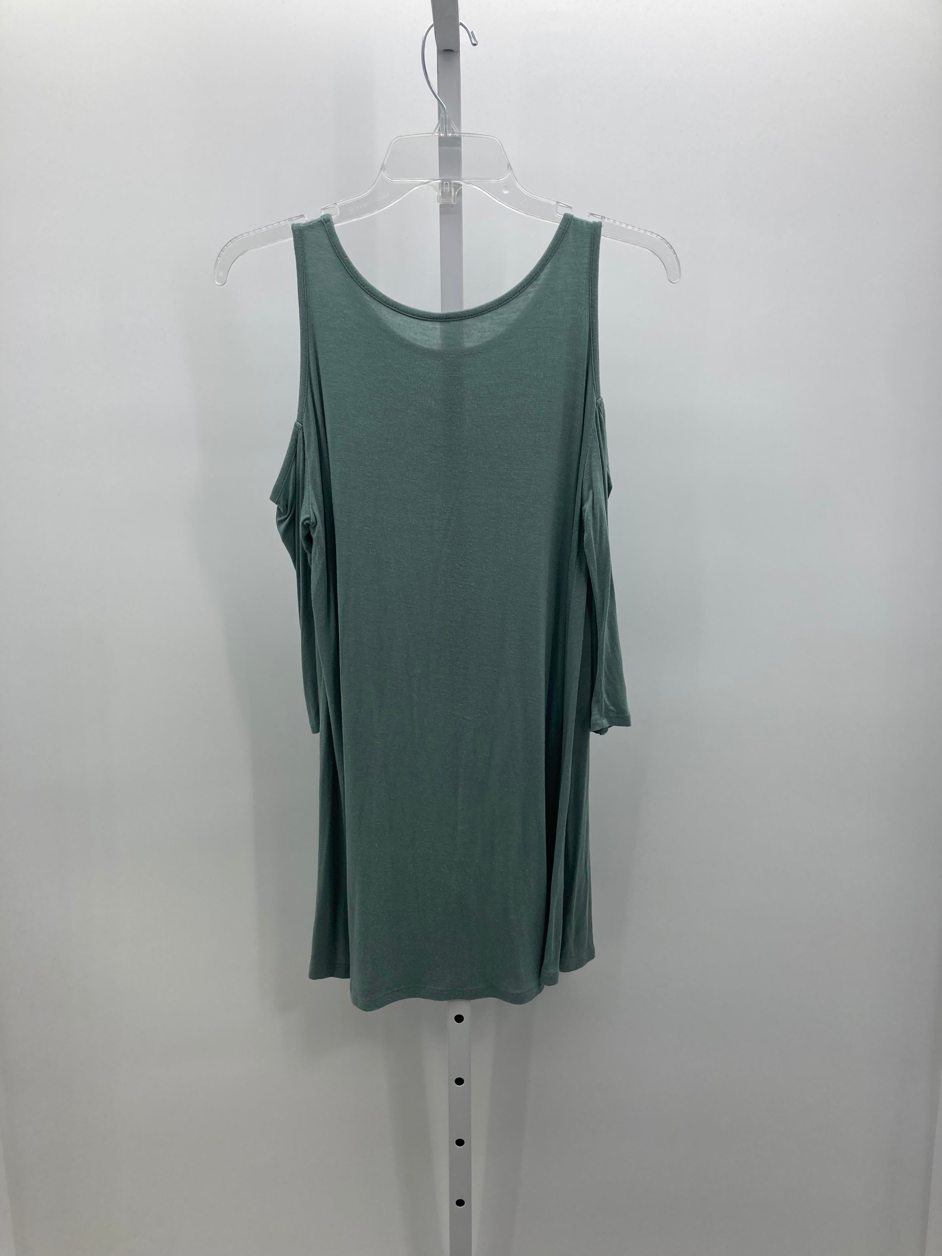 Size Small Misses 3/4 Sleeve Shirt