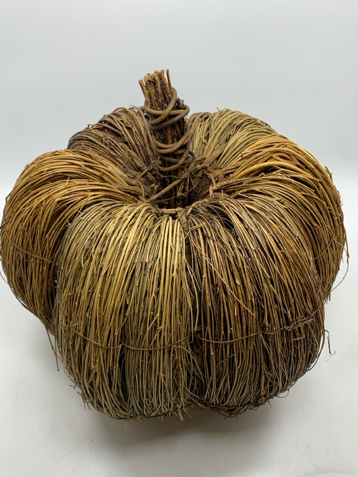 TWIG PUMPKIN DECOR.