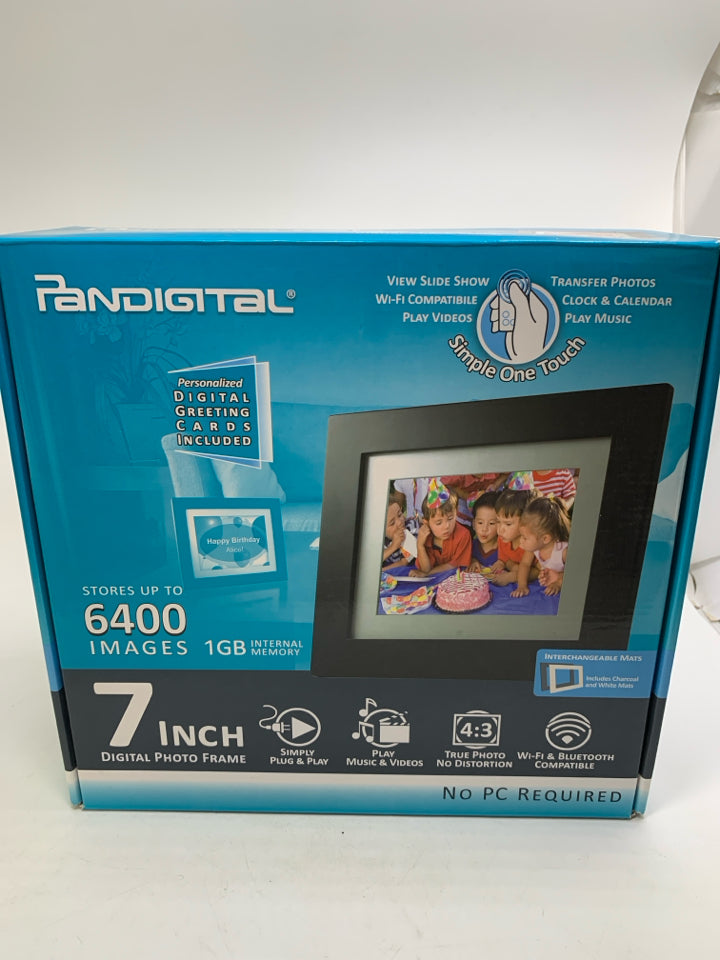 NIB DIGITAL PHOTO FRAME HOLDS 6000 IMAGES.