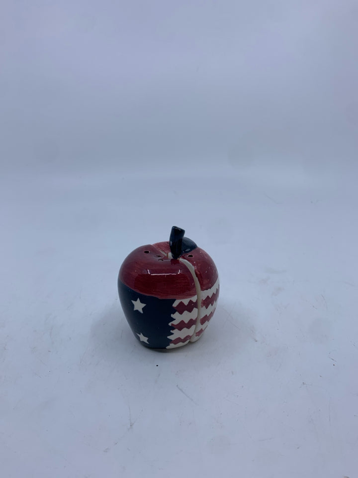 AMERICAN FLAG SALT AND PEPPER SHAKERS.