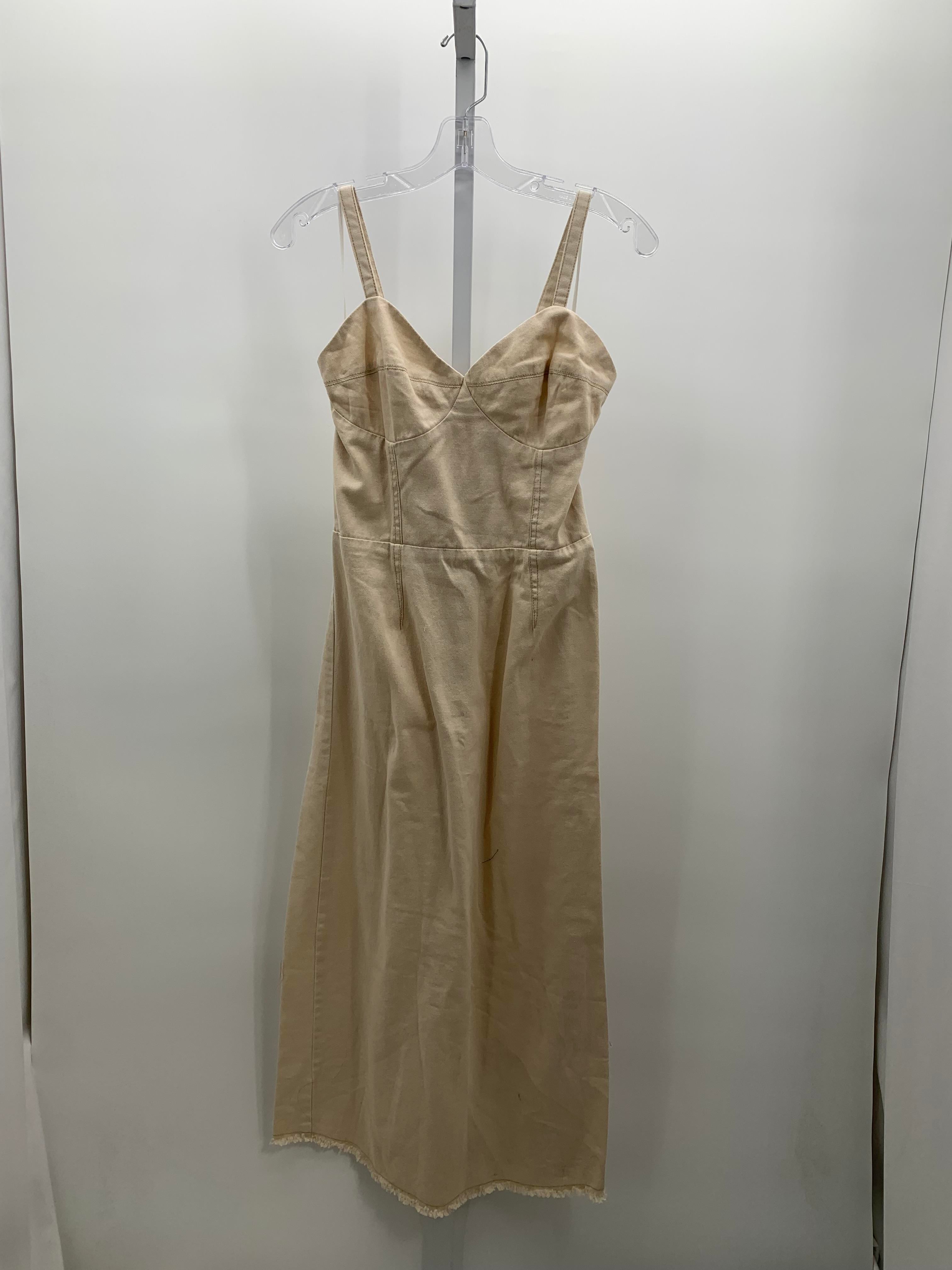 Size Medium Juniors Sleeveless Dress