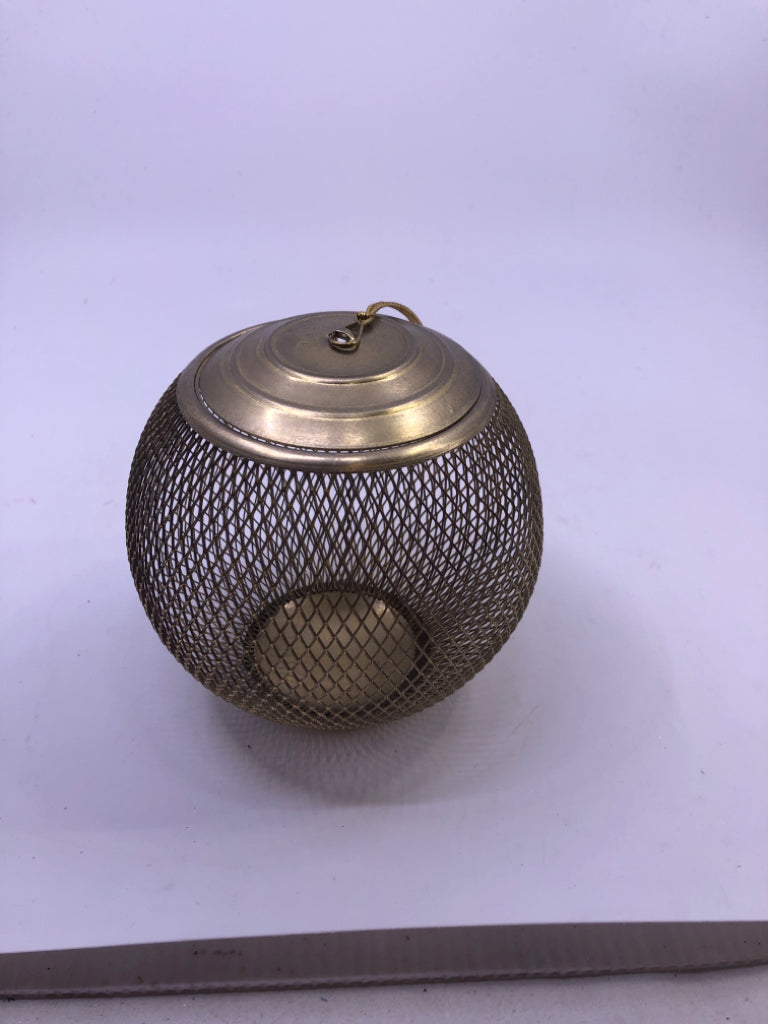 GOLD MESH ORNAMENT W REMOVABLE TOP.