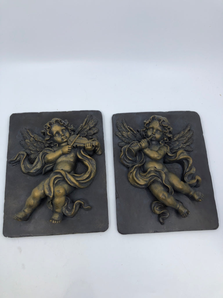 2 HEAVY CHERUBS PLAQUE WALL HANGINGS.