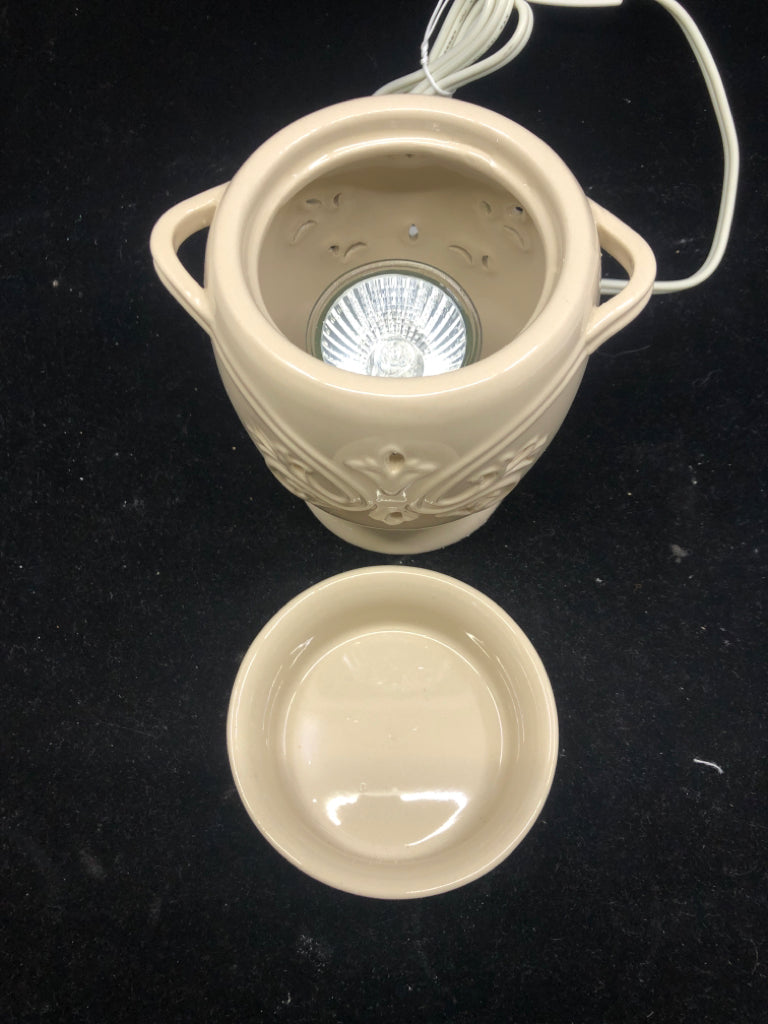 CREAM EMBOSSED WAX WARMER.