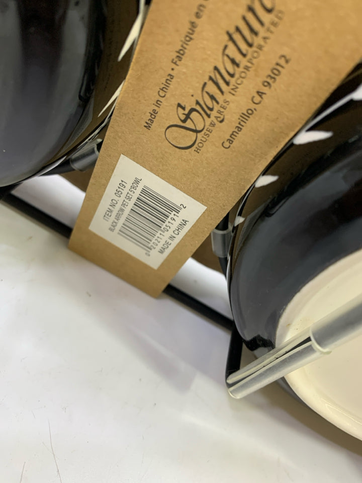 NIB 2 PET BOWLS IN METAL STAND.