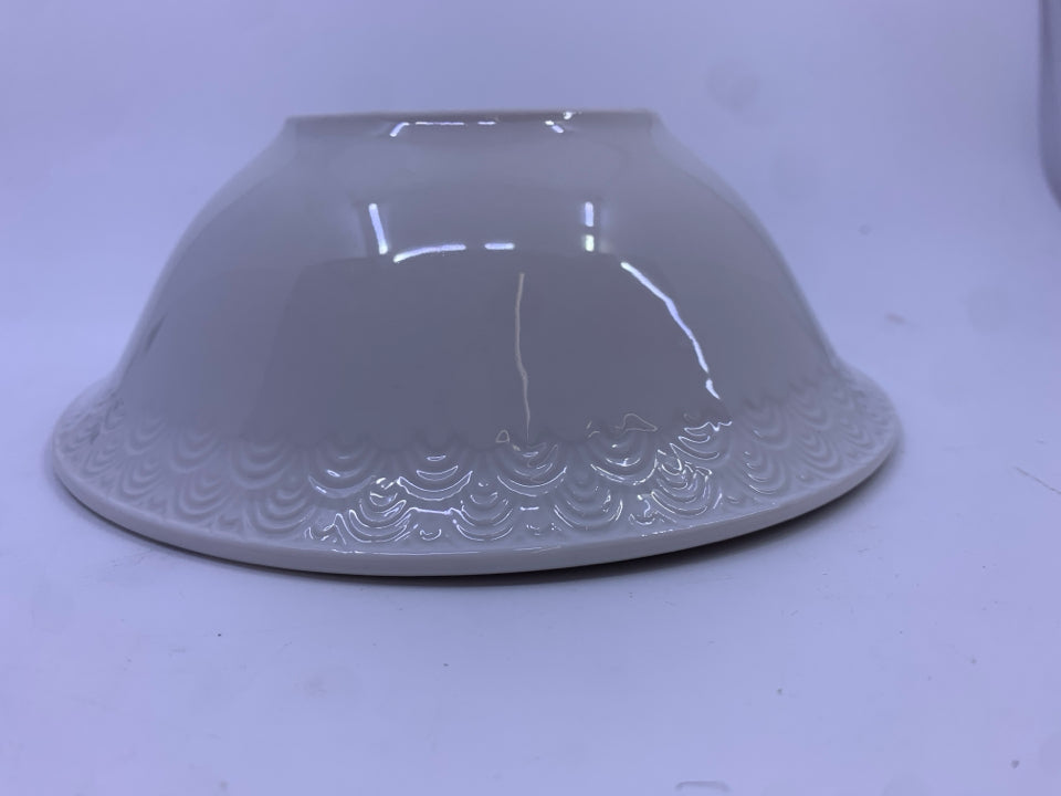 24 PC WHITE ONEIDA DISH SET.