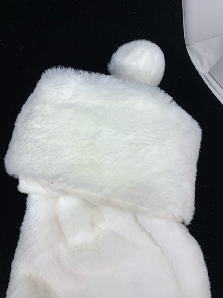 WHITE MARTHA STEWART STOCKING.