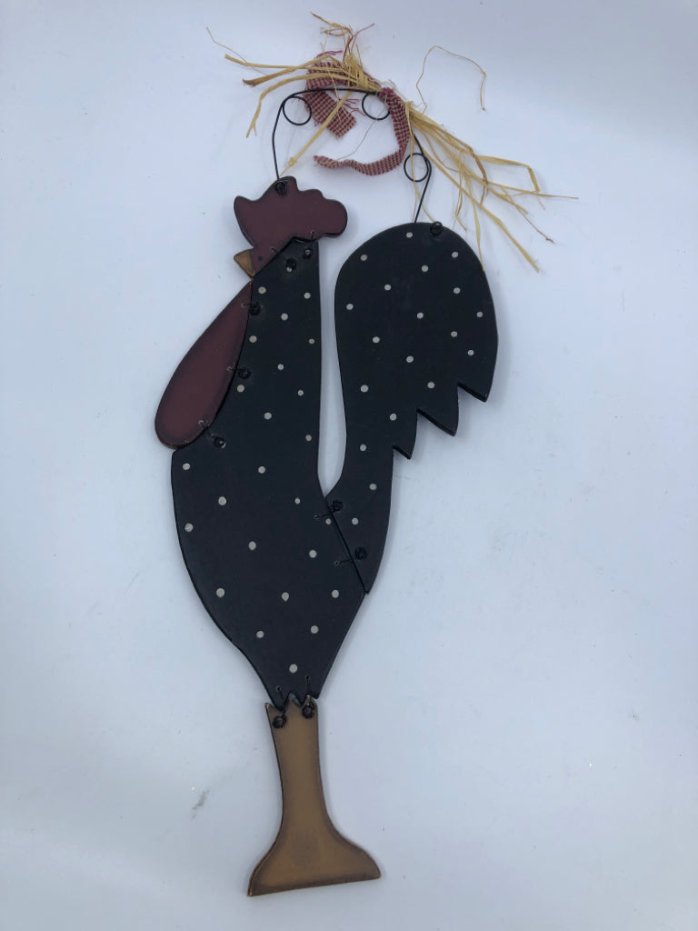 PRIMITIVE ROOSTER WALL HANGING.