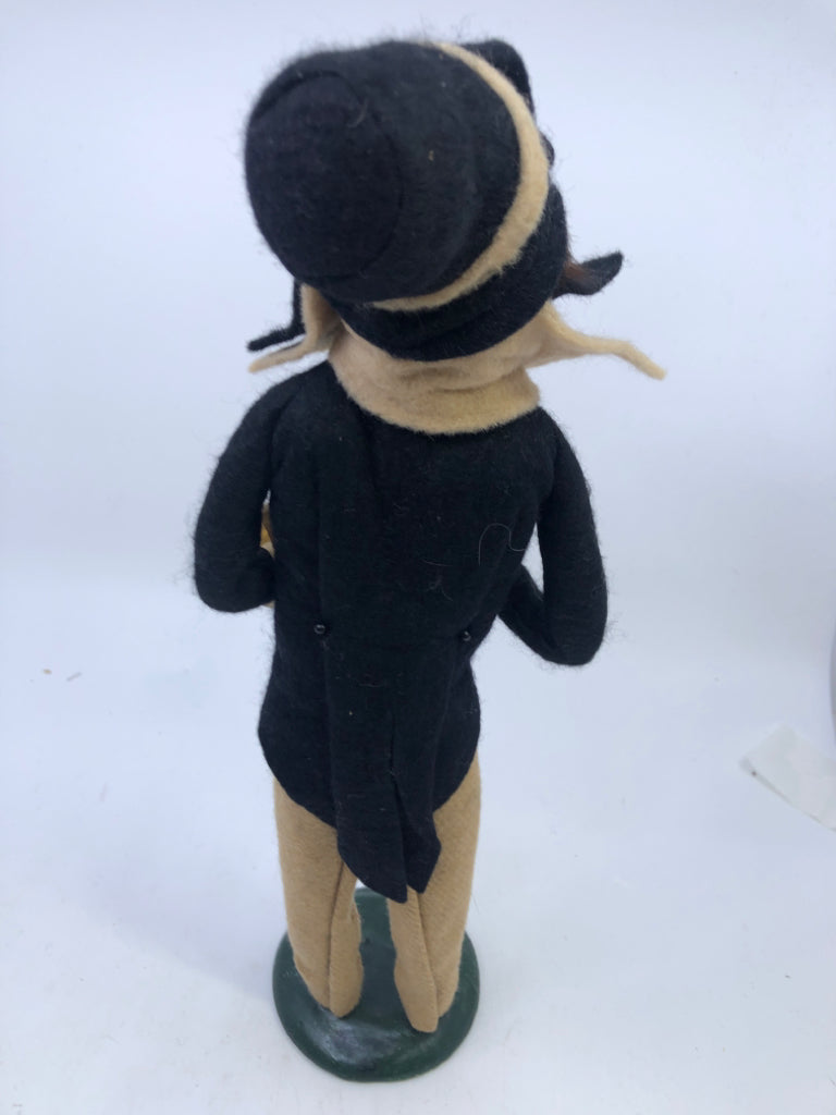 BYERS' CHOICE MAN IN TAN PANTS W BLACK COAT-1985.