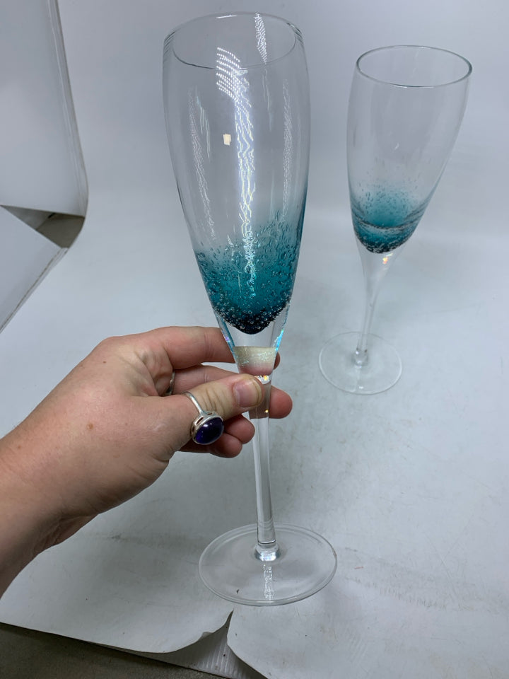 2 BLOWN BUBBLE GLASS CHAMPAGNE FLUTES.