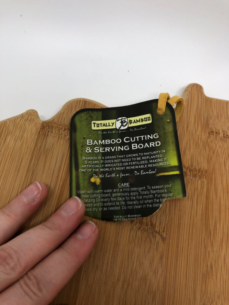 MINNESOTA SHAPED BAMBOO CUTTING BOARD W/TAG.