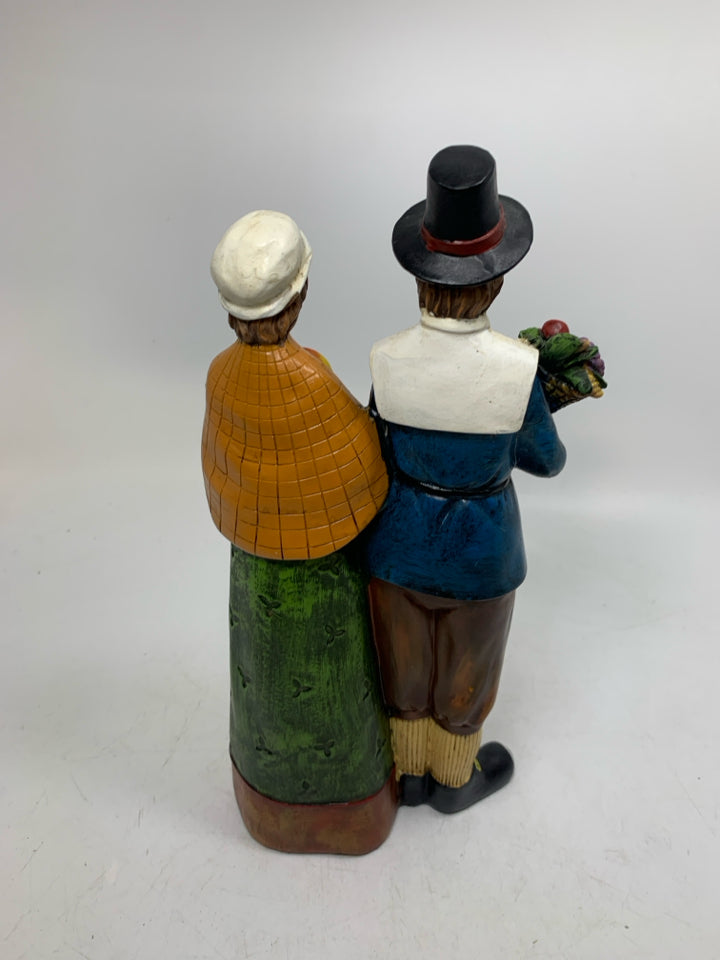 PILGRIM RESIN STANDING PILGRIM FAMILY.