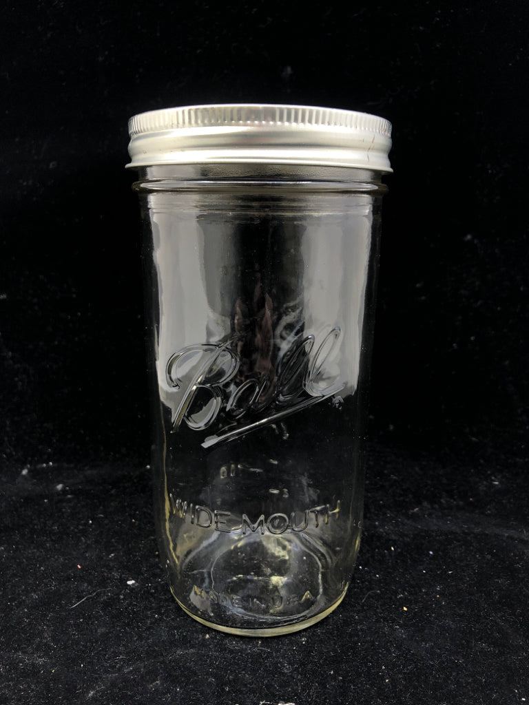 BALL JAR W/ LID.