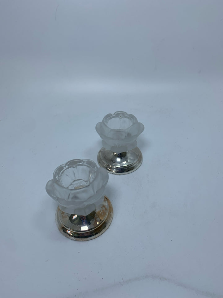 2 METAL FOOTED BASE W/ FROSTED GLASS ROSES.