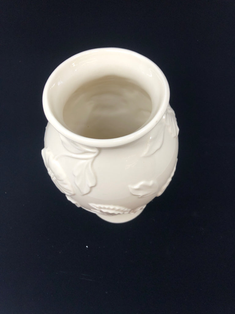 LENOX EMBOSSED FLOWERS VASE.