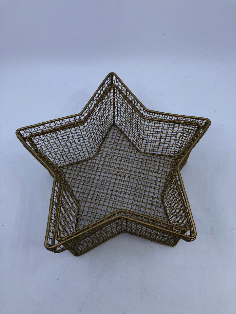 SMALL GOLD STAR METAL BASKET.