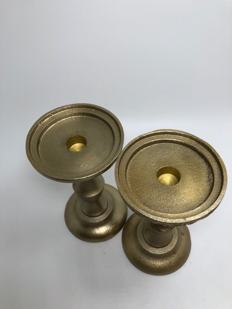 2PC BRONZE COATED CANDLE HOLDERS.